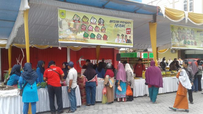 
 Selisih Harga 1000 – 5000 Rupiah, Bazar Murah di Karimun Diserbu Pembeli