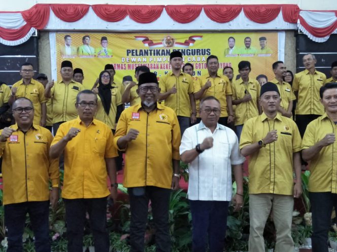 
 Rizki Faizal Lantik Pengurus DPC Ormas MKGR Kab Karimun, Samsul Jabat Ketua