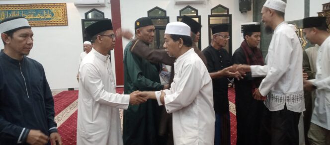 
 Bupati Ing Iskandarsyah Bersama Wabup Rocky Safari Ramadan di Masjid Baitul Karim Karimun