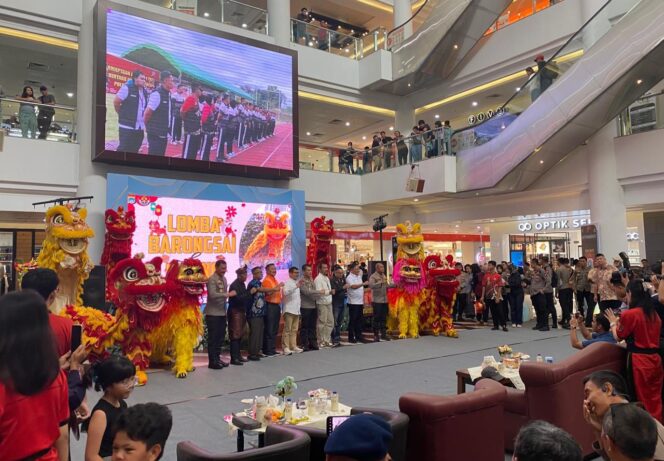 
 Pertunjukan Barongsai Membawa Pesan kebersamaan dan kekompakan, Ramaikan HUT Bhayangkara Ke-79 di Kepri