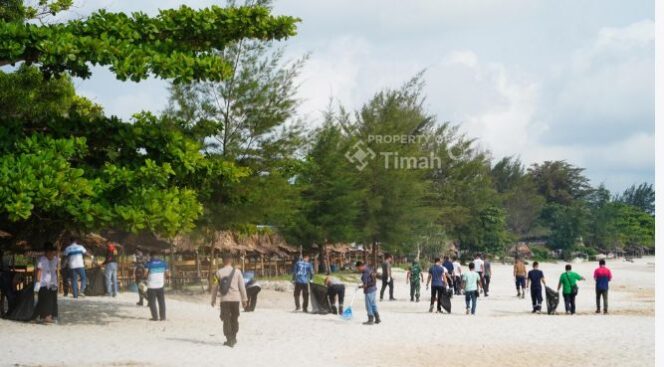 
 Momen Hari Lingkungan Hidup Sedunia, PT Timah Bersama Pokdarwis Rambak Kumpulkan Sampah Plastik di Kawasan Wisata 
