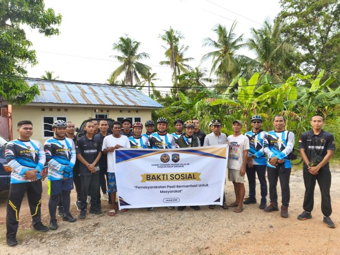 
 Rutan Karimun Gelar Sepeda Bersama dan Bagikan Sembako Kepada Keluarga Warga Binaan