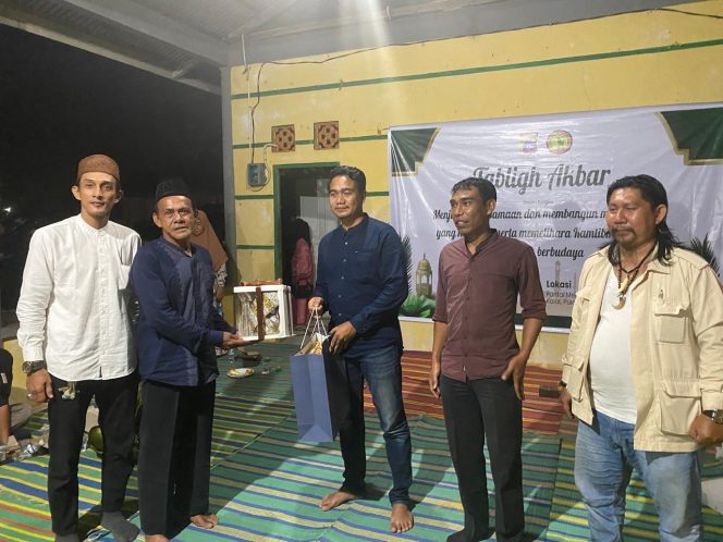 
 Door to Door, Cenderamata dan Ratusan Sembako Diberikan Kepada Lansia, Jompo, Masyarakat Kurang Mampu
