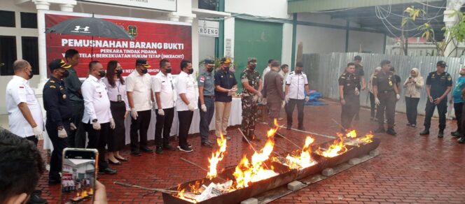 
 Dinyatakan Inkracht, Barang Bukti dari Januari hingga Juni Dimusnahkan Kejari