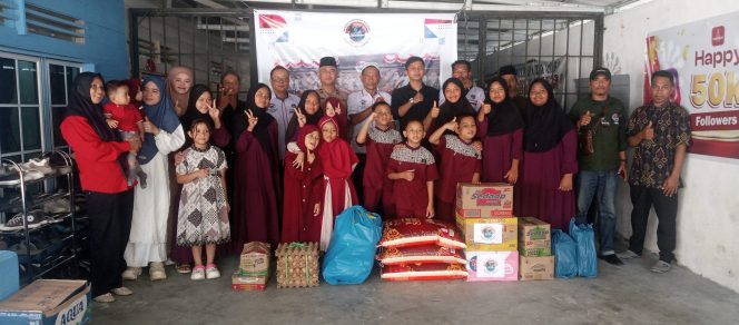
 Peringati HUT yang Pertama, IWO Indonesia Karimun Berbagi ke Panti Asuhan