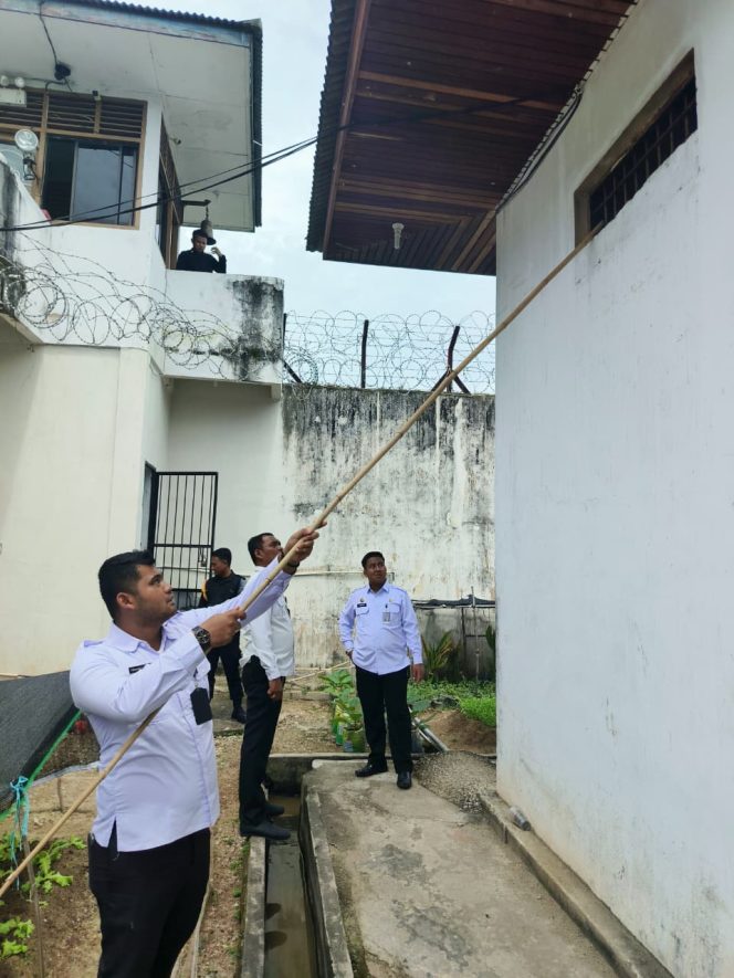 
 Rutan Karimun Gelar Pengawasan Rutin di Area Warga Binaan