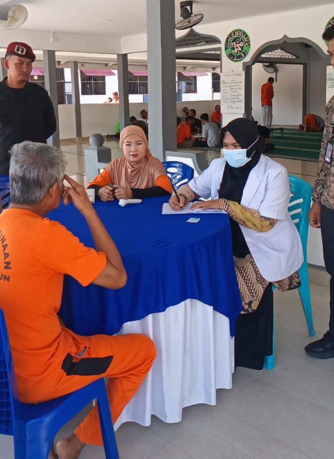
 Jaga Kesehatan Napi, Rutan Karimun Buka Pos Kesehatan Keliling