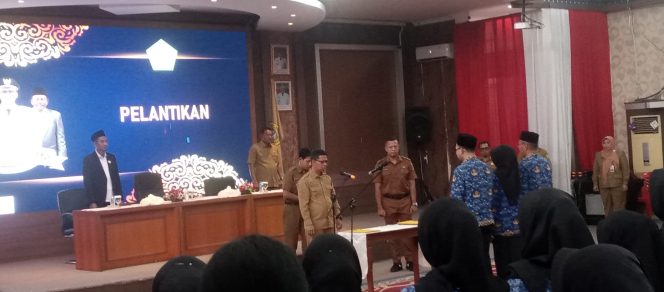 
 ‎Bupati  Iskandarsyah Lantik  307  ASN  PPPK Tahap II  ‎