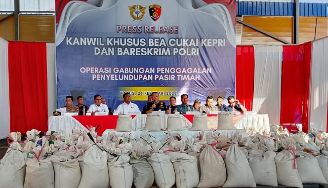 
 ‎Kanwil DJBC Khusus Kepri bersama Bareskrim Polri  Gagalkan Penyeludupan Pasir Timah  ‎ ‎