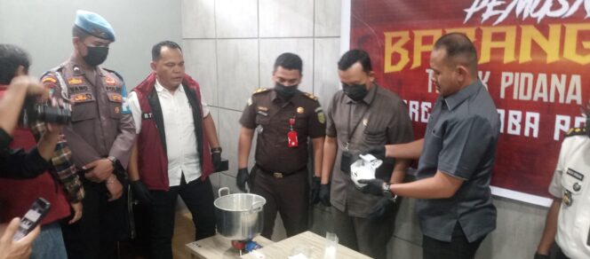 
 ‎Satres Narkoba Polres Karimun Ungkap 14 Kasus serta Musnahkan 558,7 Gram Sabu ‎