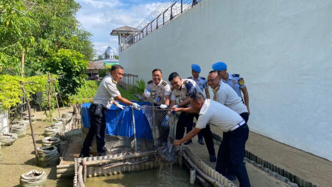 
 ‎Rutan Karimun sukses Panen 65 kilogram Ikan Lele ‎