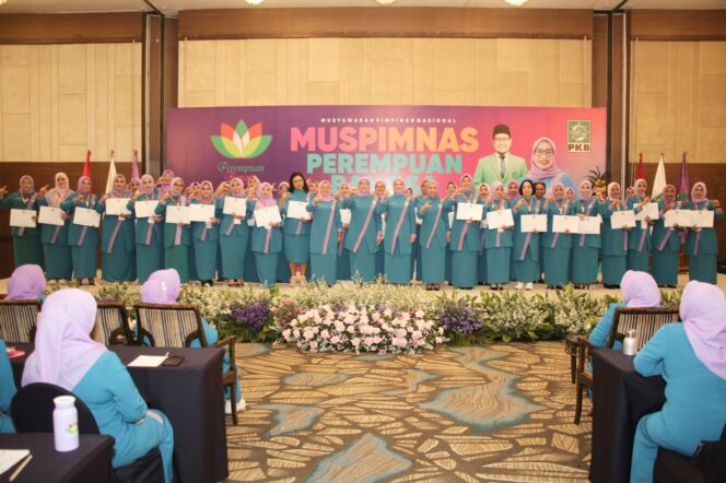 
 DPW Perempuan Bangsa Kepulauan Riau Resmi Dilantik, Hj. Helmiaty Basri Siap Pimpin Penguatan Peran Perempuan di Kepri